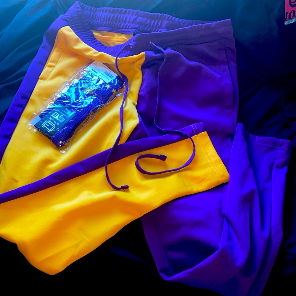 Joggers With Matching Lakers Socks Size XL
